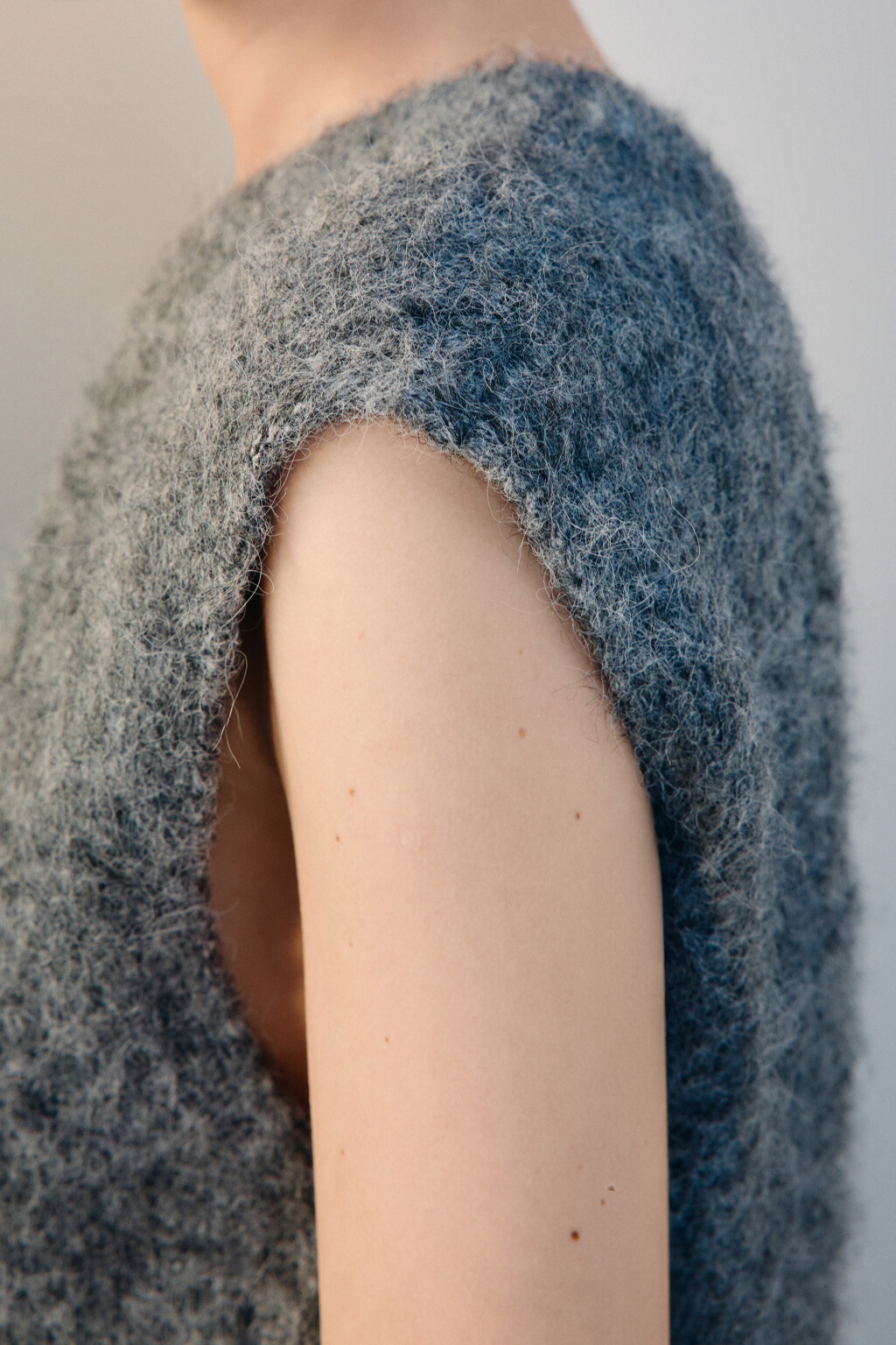 Жилет вязаный с шерстью - цвет серый - 5