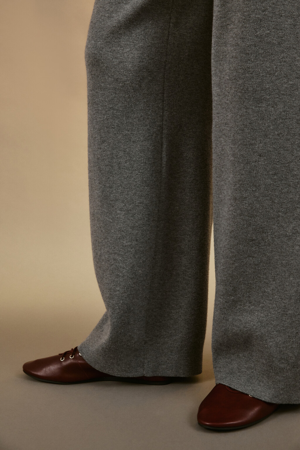 Брюки прямые из вязаного трикотажа - цвет серый - 7