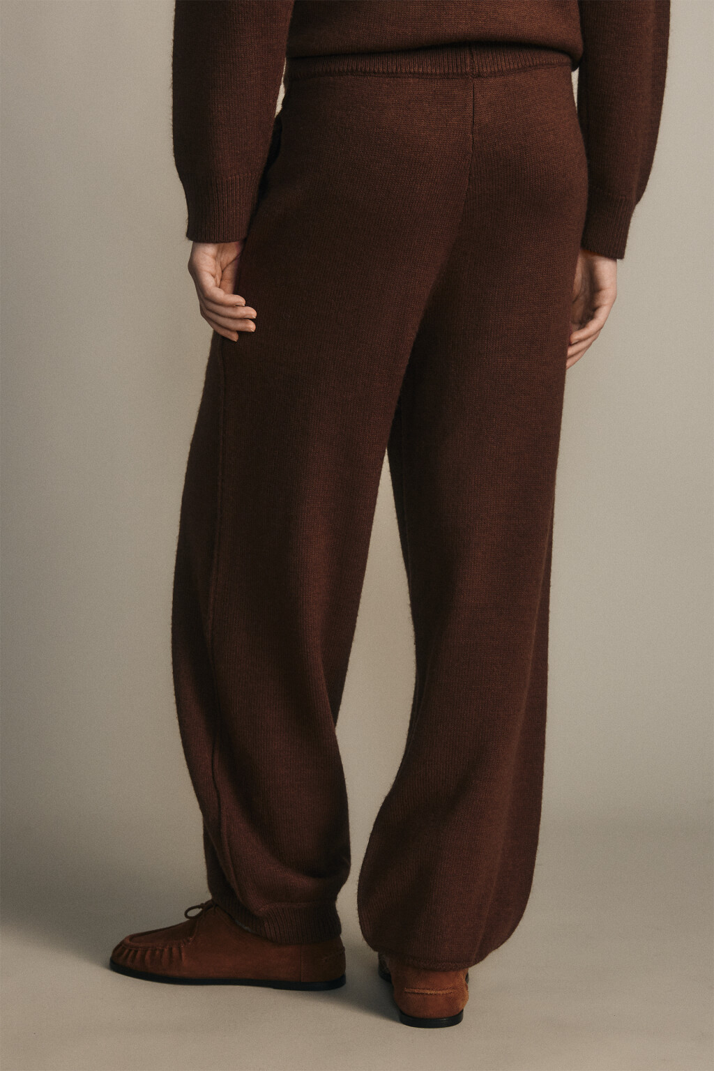 Брюки-джоггеры из вязаного трикотажа - цвет коричневый - 4