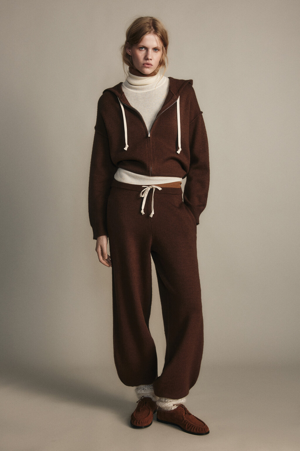 Брюки-джоггеры из вязаного трикотажа - цвет коричневый - 5
