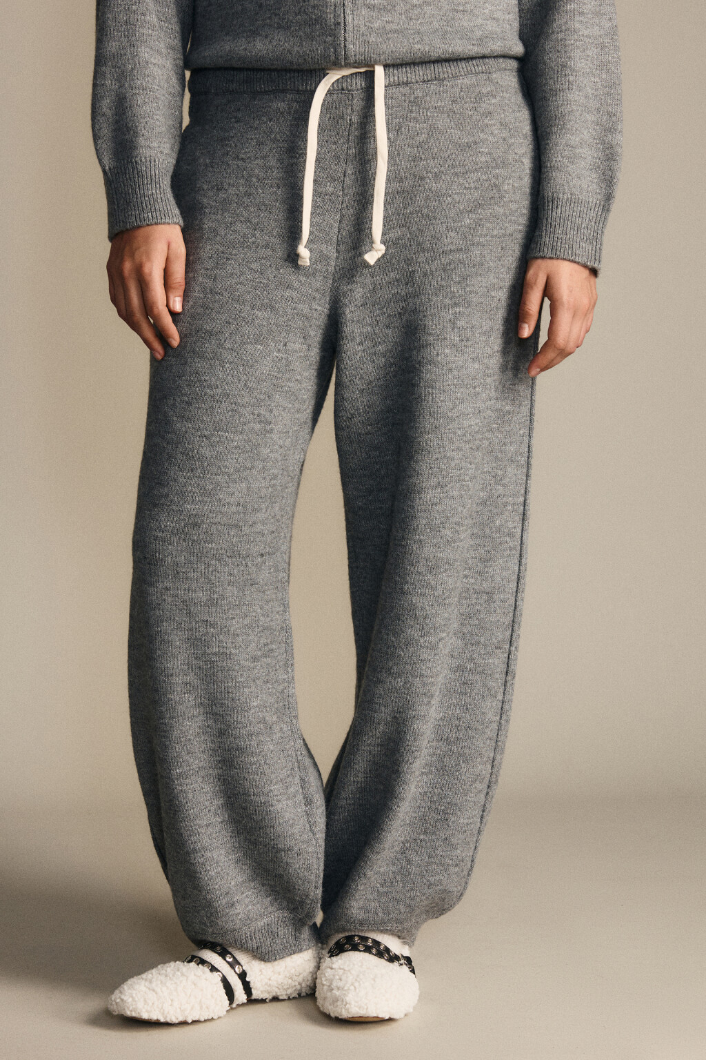 Брюки-джоггеры из вязаного трикотажа - цвет серый - 2