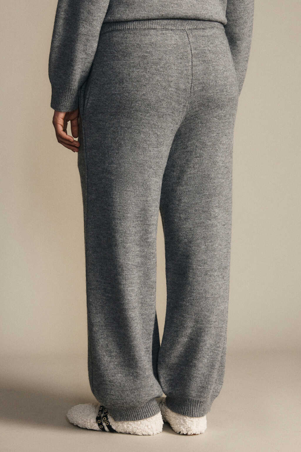 Брюки-джоггеры из вязаного трикотажа - цвет серый - 3