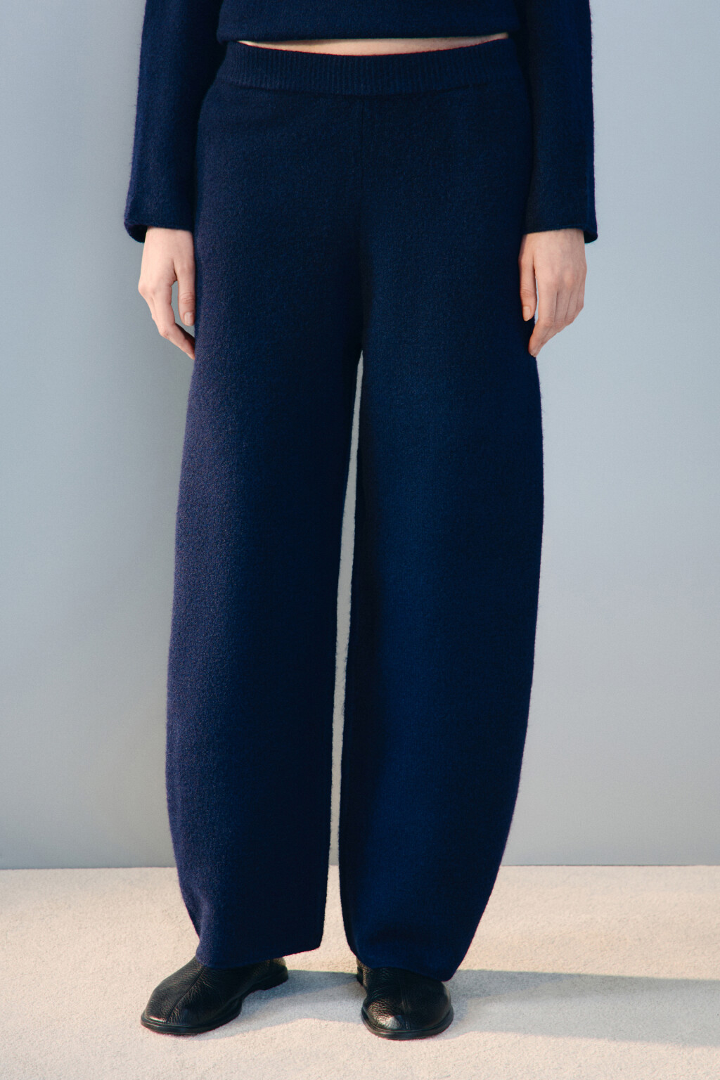 Брюки-бананы из вязаного трикотажа - цвет голубой - 3