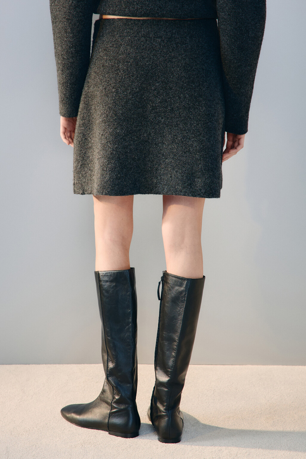 Юбка-трапеция из вязаного трикотажа - цвет серый - 3