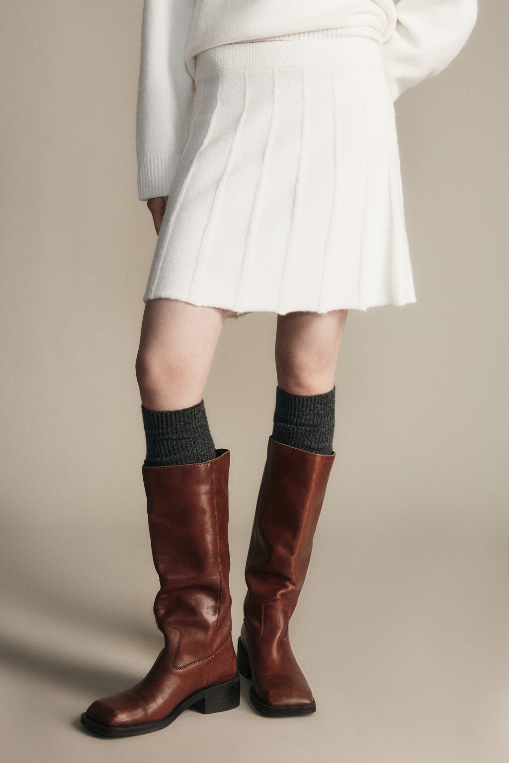 Юбка мини вязаная в складку - цвет молочный - 2