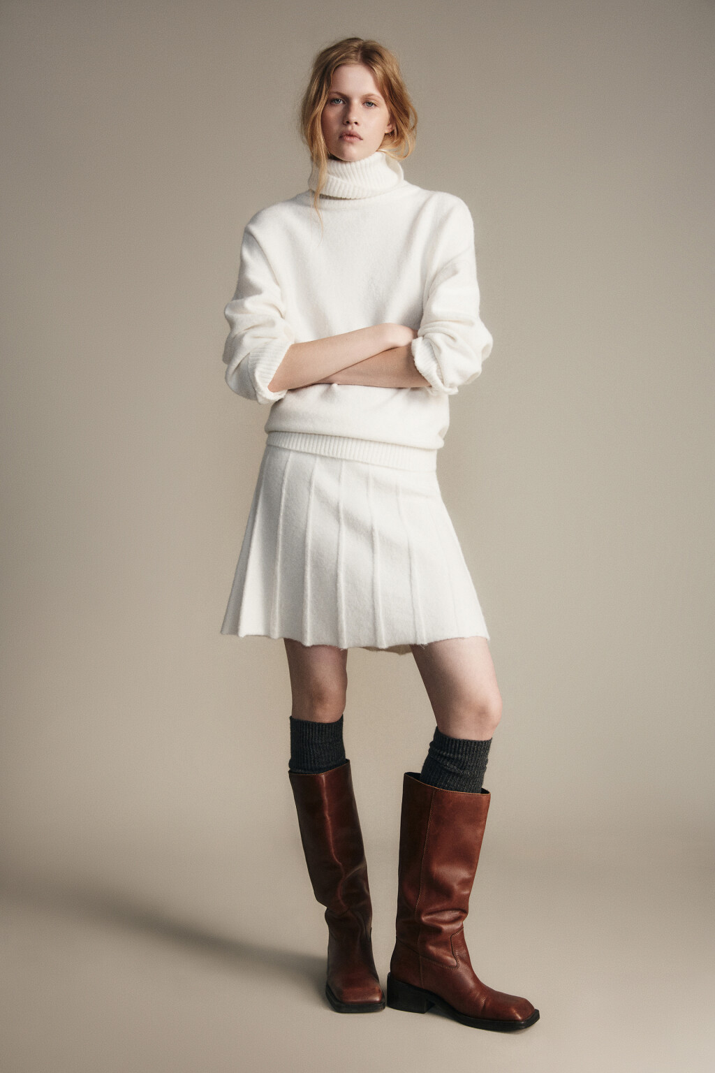 Юбка мини вязаная в складку - цвет молочный - 4