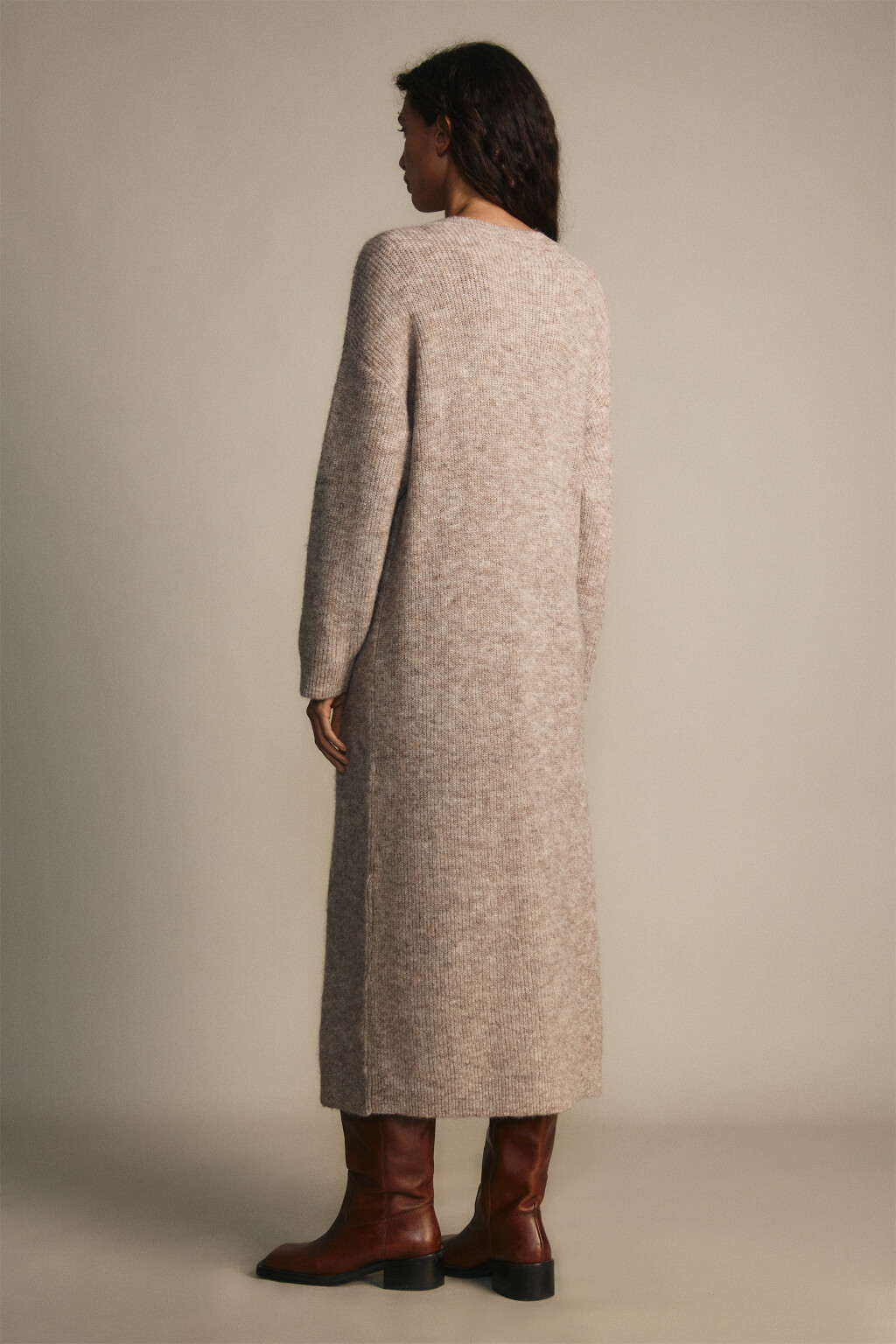 Платье миди из вязаного трикотажа - цвет бежевый - 3