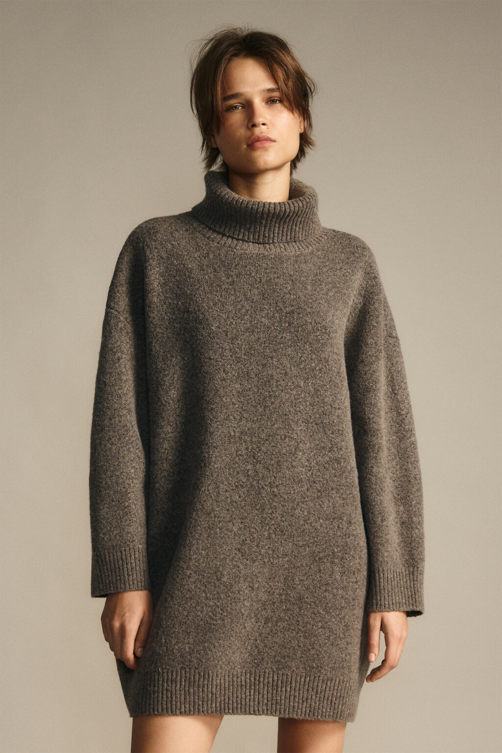 Платье-свитер с воротником в рубчик - цвет бежевый - 3