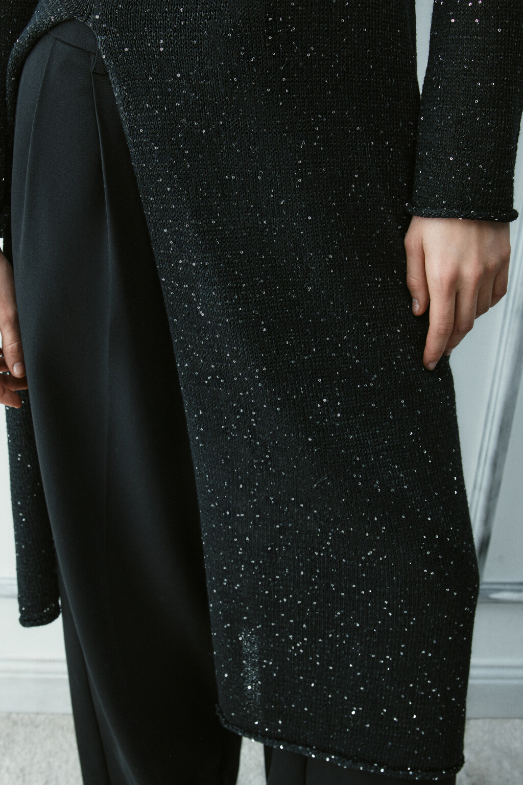 Платье макси вязаное с пайетками - цвет черный - 6