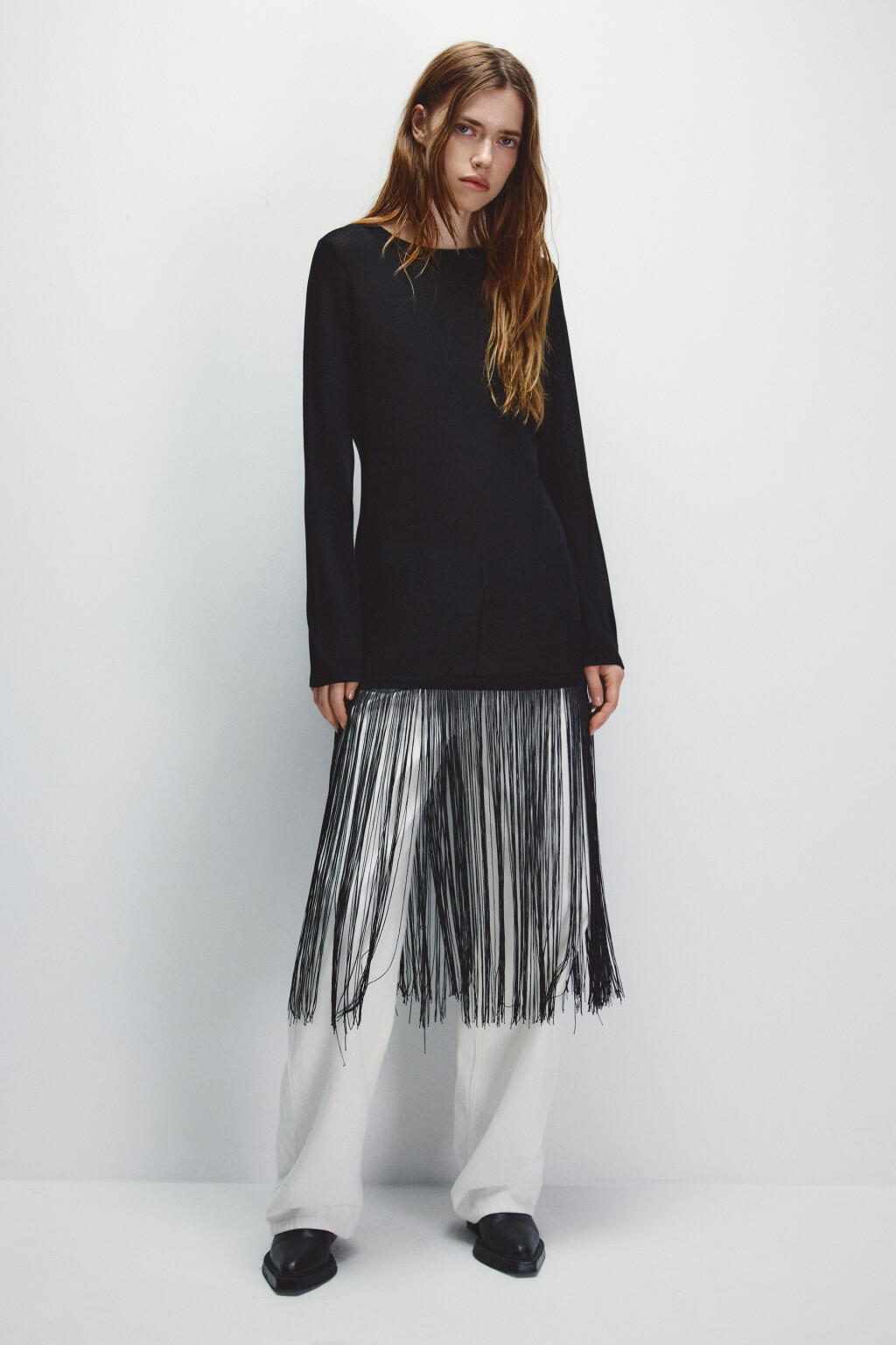 Платье миди вязаное с бахромой - цвет черный - 2