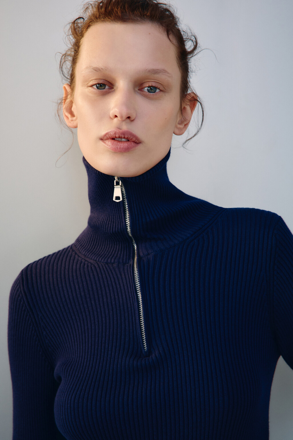 Джемпер в рубчик с воротником-стойкой - цвет голубой - 5