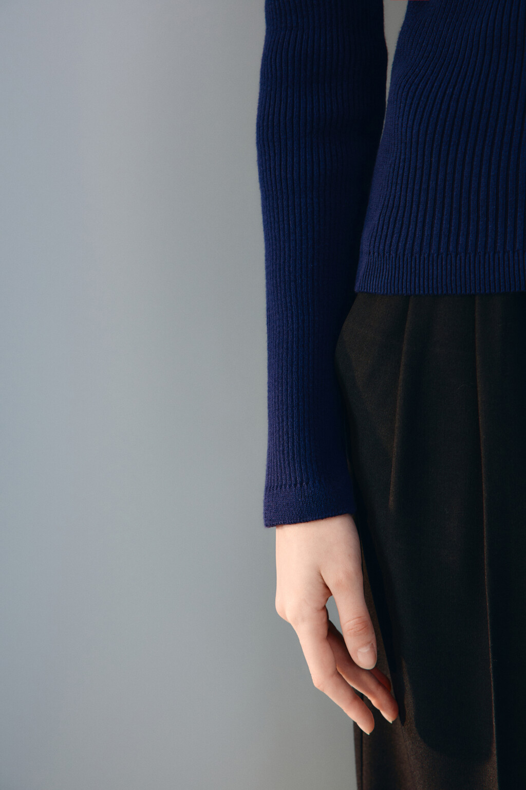 Джемпер в рубчик с воротником-стойкой - цвет голубой - 6