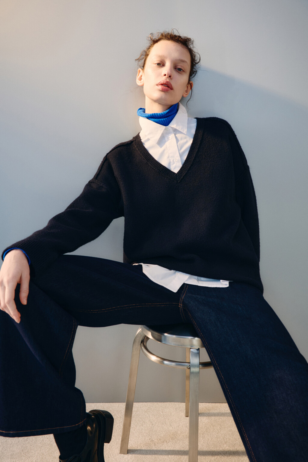 Джемпер вязаный с V-вырезом - цвет голубой - 1