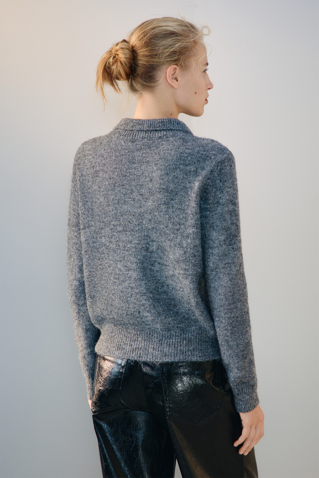 Джемпер шерстяной с отложным воротником - цвет серый - 3