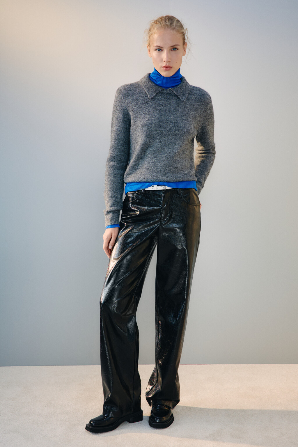 Джемпер шерстяной с отложным воротником - цвет серый - 4