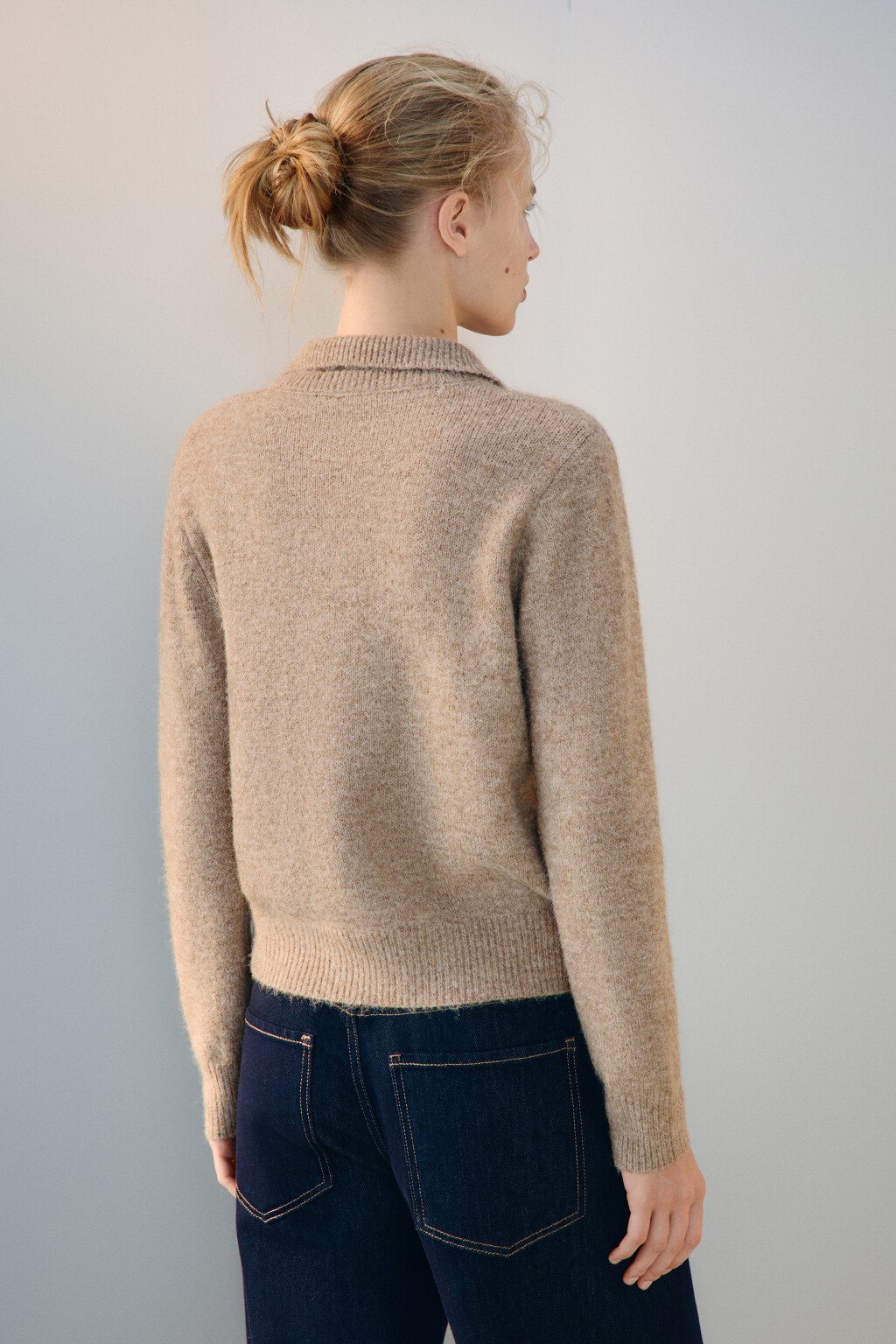 Джемпер шерстяной с отложным воротником - цвет бежевый - 4