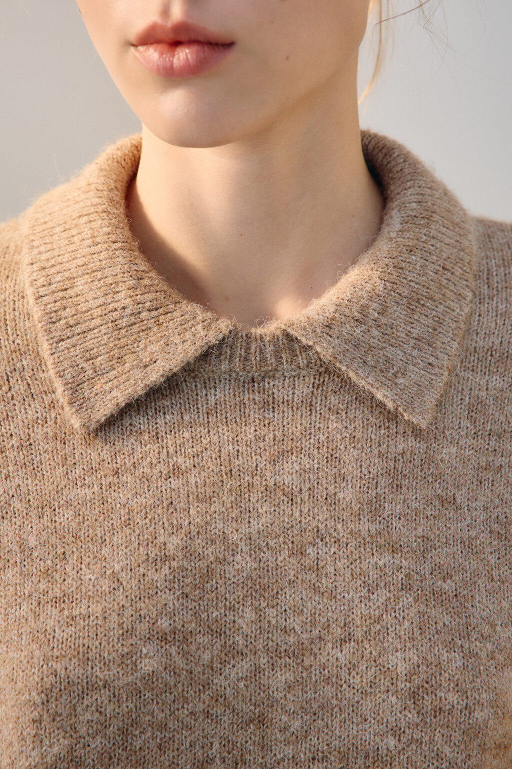 Джемпер шерстяной с отложным воротником - цвет бежевый - 6