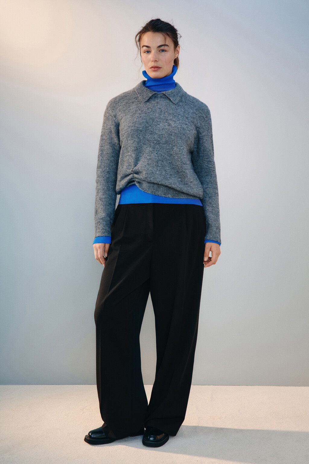 Джемпер шерстяной с отложным воротником - цвет серый - 5