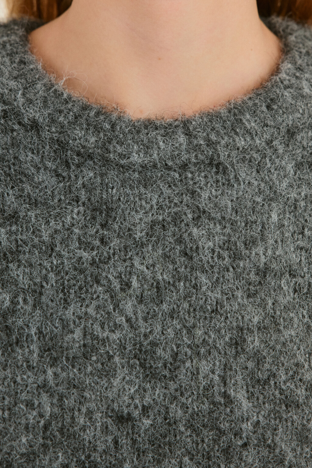 Джемпер вязаный пушистый с шерстью - цвет серый - 6
