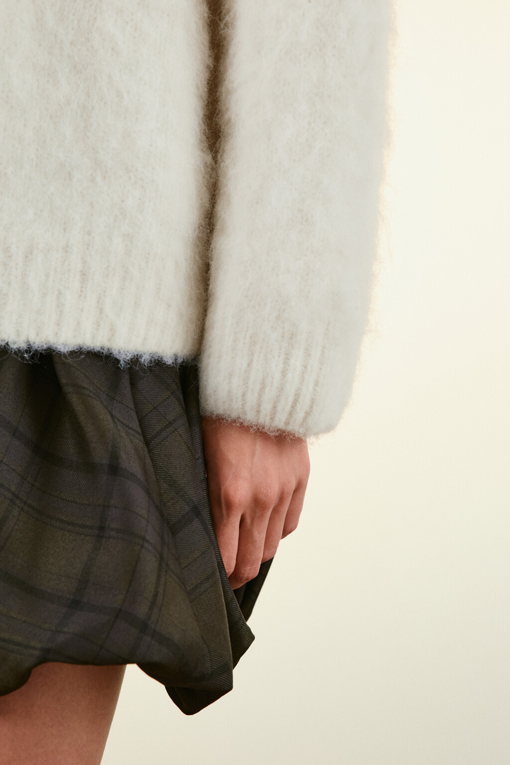 Джемпер вязаный пушистый с шерстью - цвет молочный - 5