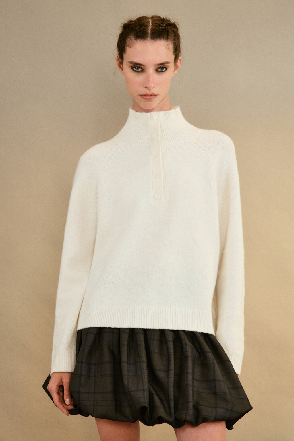 Джемпер шерстяной с воротником-стойкой - цвет молочный - 3