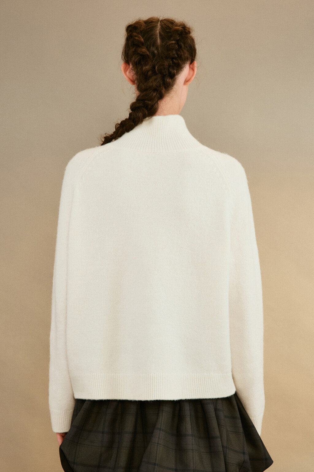 Джемпер шерстяной с воротником-стойкой - цвет молочный - 4