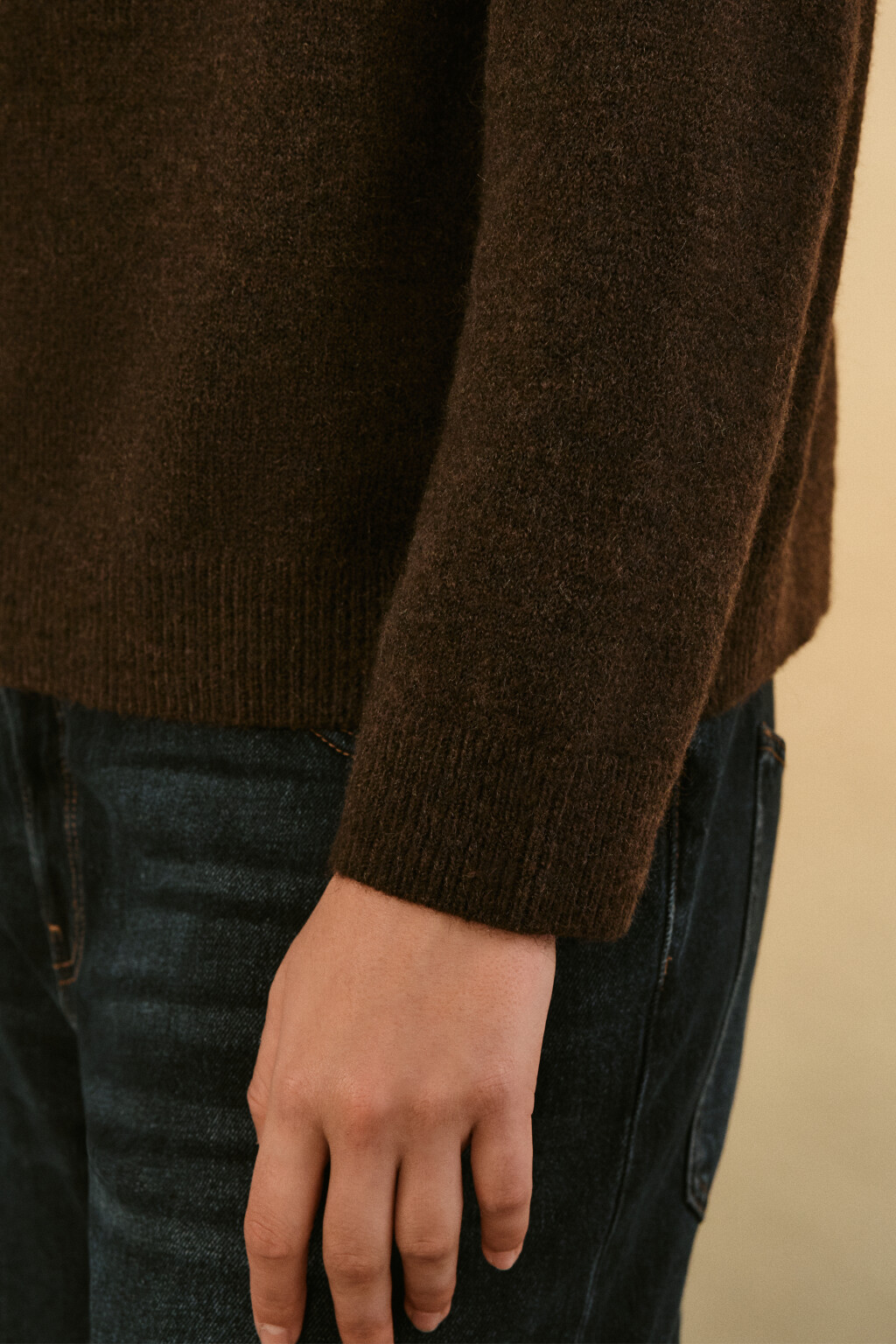 Джемпер шерстяной с воротником-стойкой - цвет коричневый - 7
