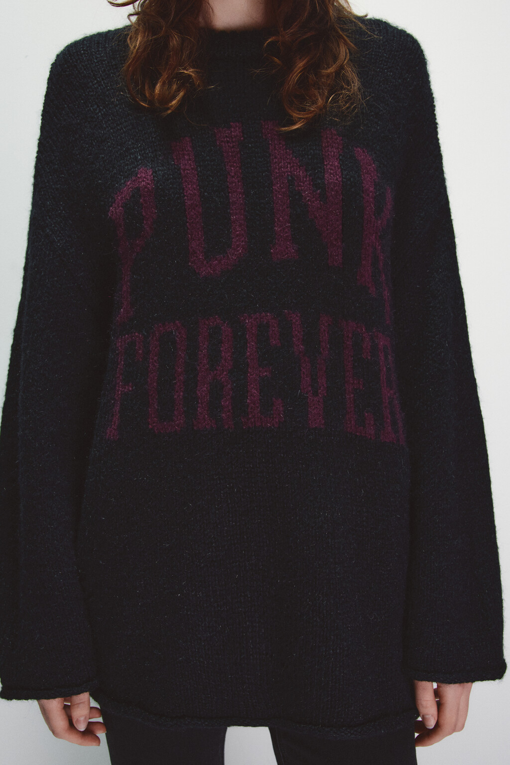 Джемпер вязаный с надписью - цвет черный - 5