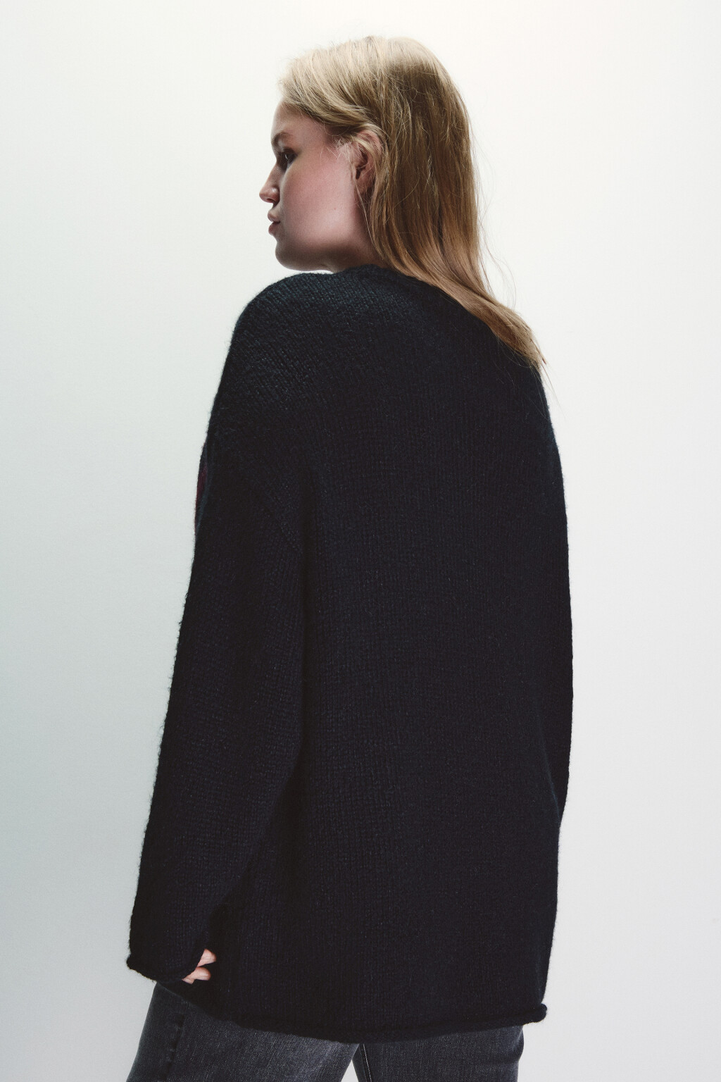 Джемпер вязаный с надписью - цвет черный - 3