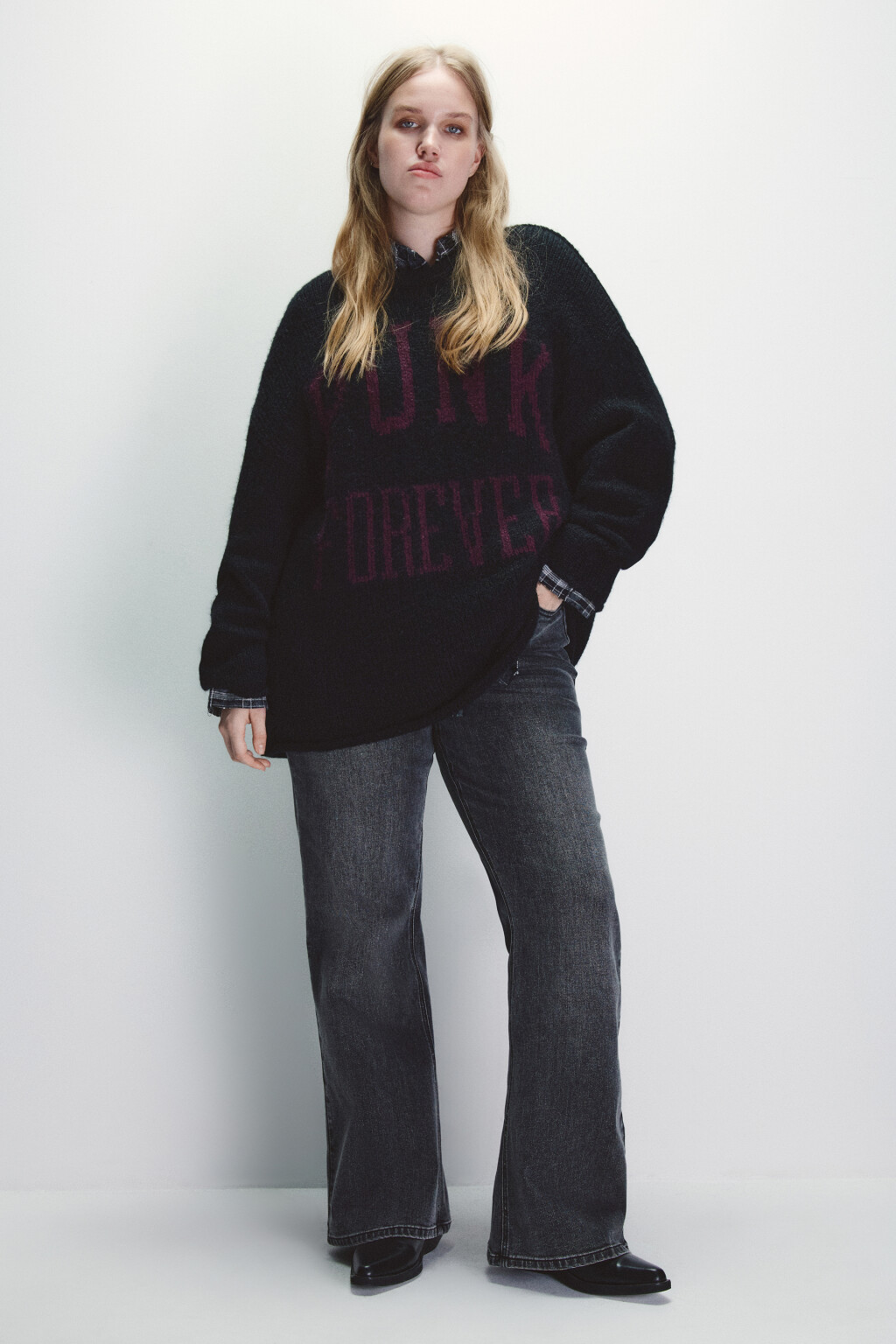 Джемпер вязаный с надписью - цвет черный - 4
