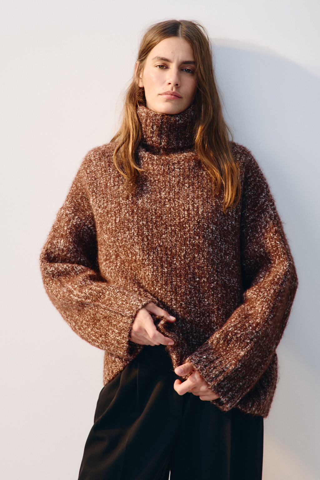Свитер свободный с шерстью - цвет коричневый - 2