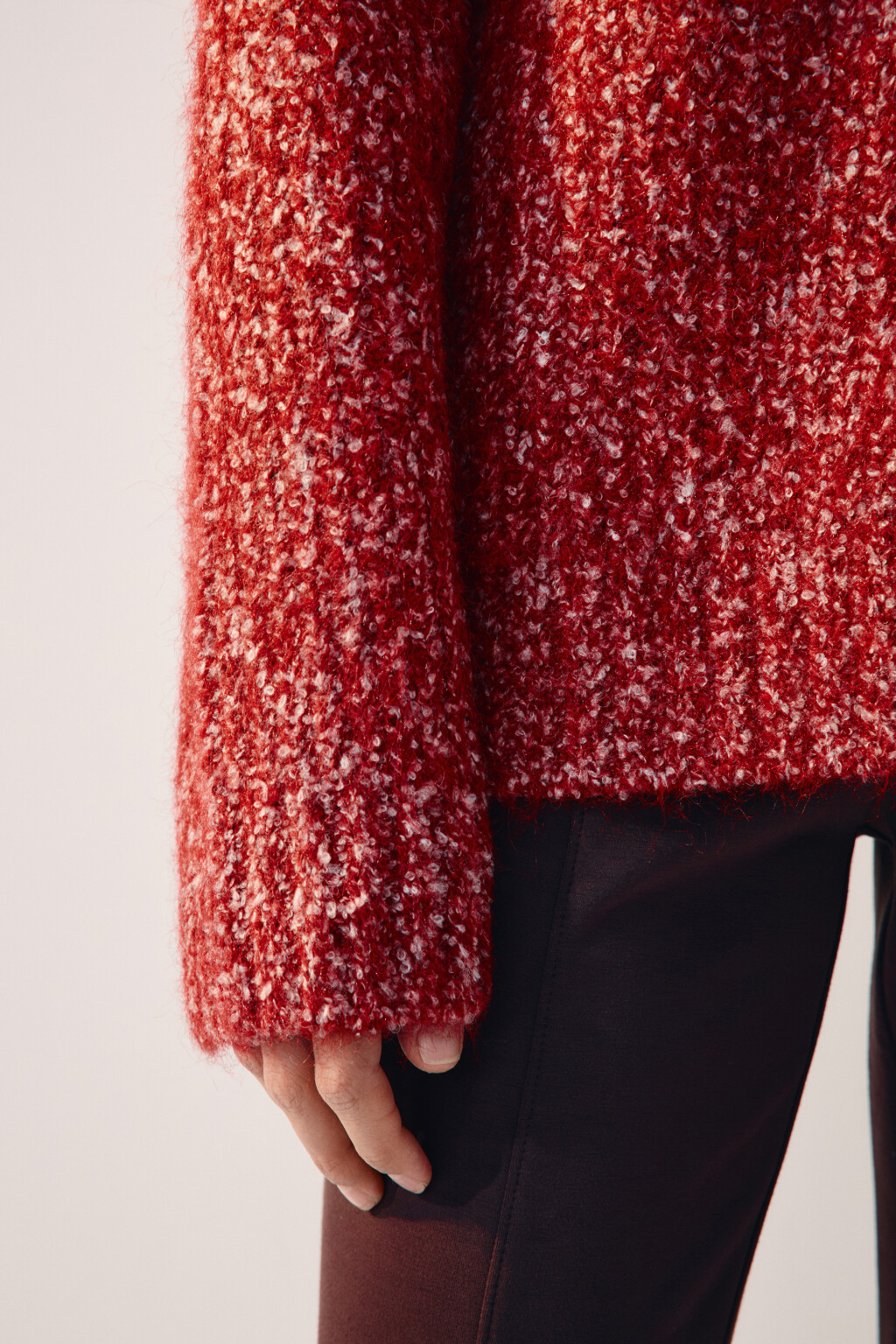 Свитер свободный с шерстью - цвет бордовый - 7