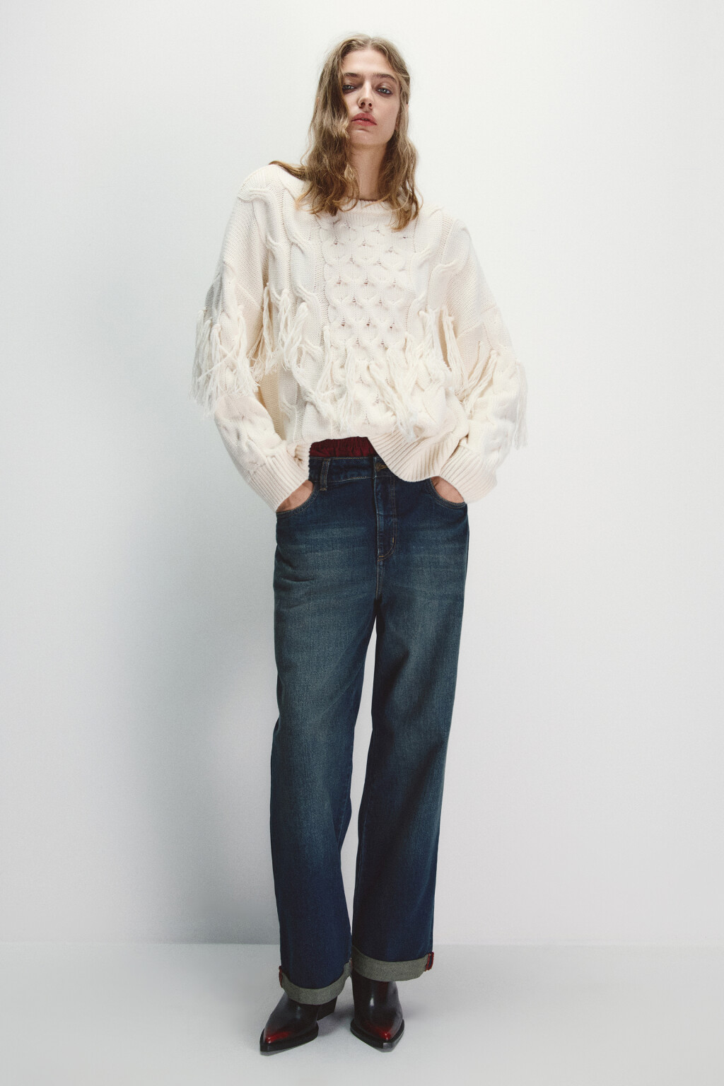 Джемпер вязаный с узором и кистями - цвет молочный - 4