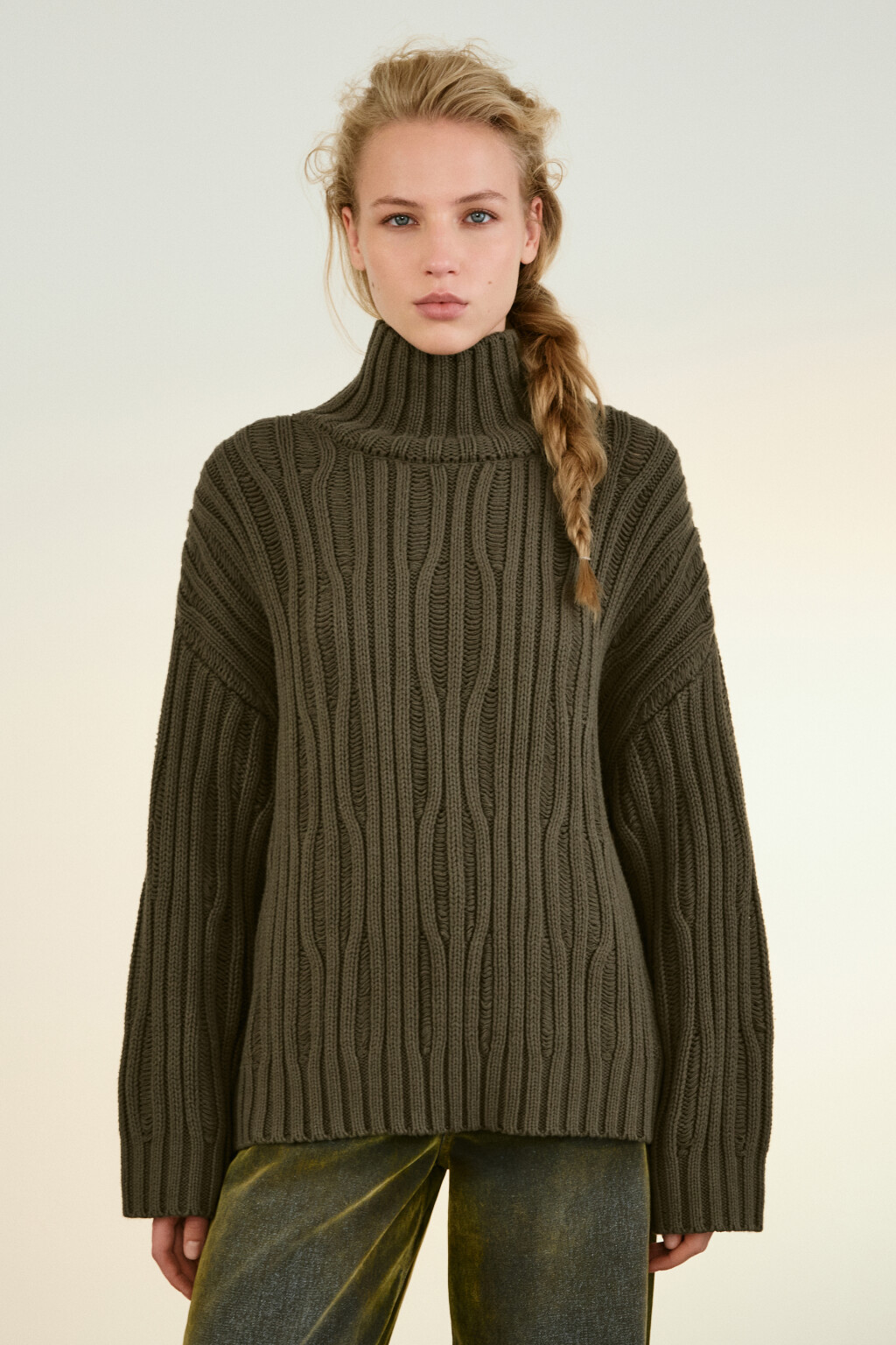 Свитер вязаный с узором - цвет зеленый - 2