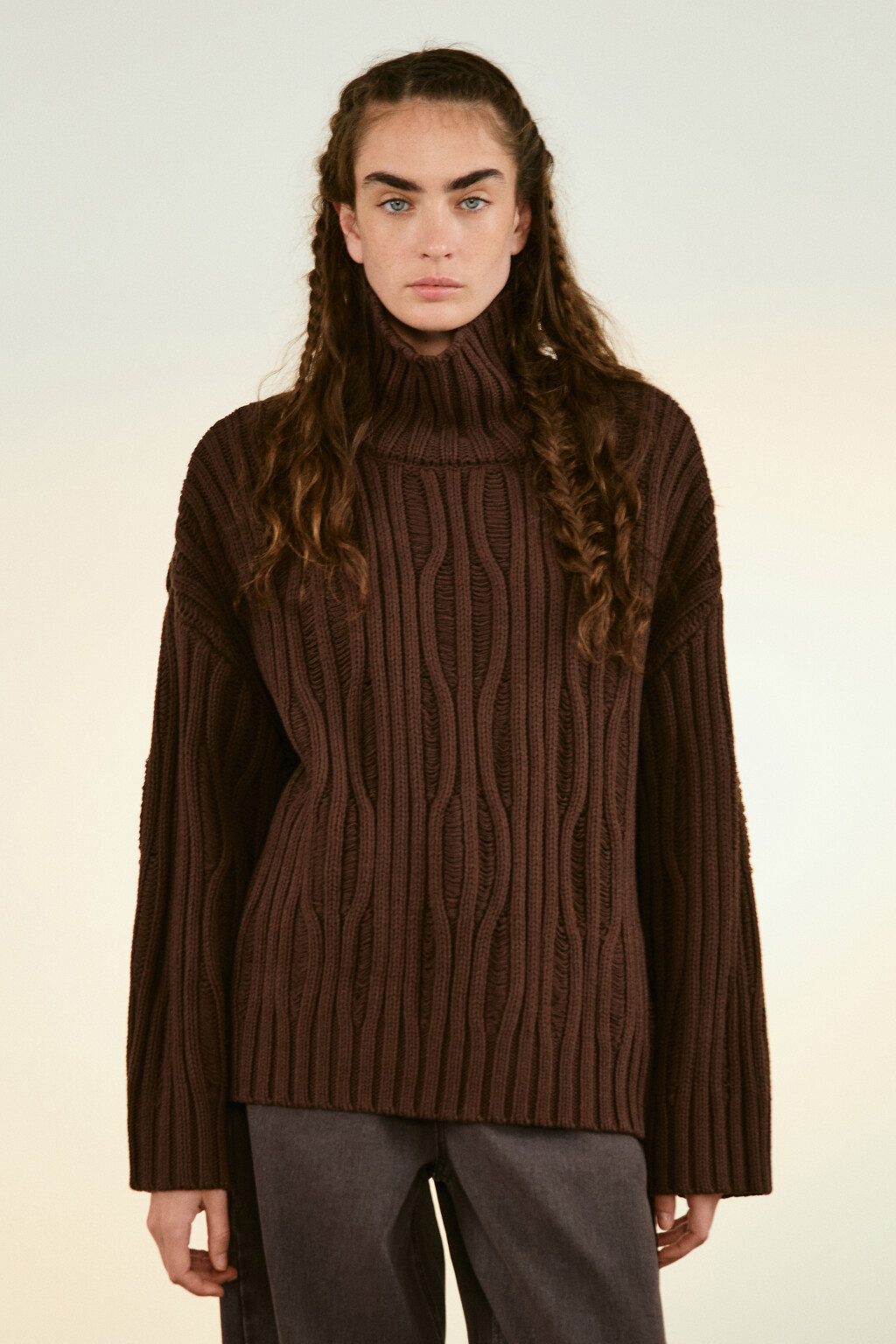 Свитер вязаный с узором - цвет коричневый - 2