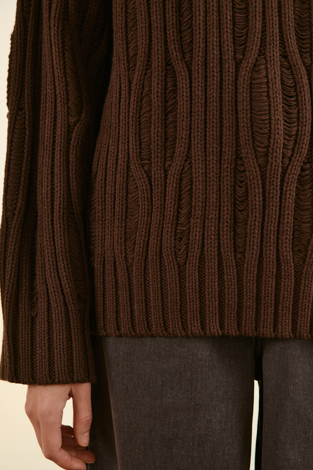 Свитер вязаный с узором - цвет коричневый - 5