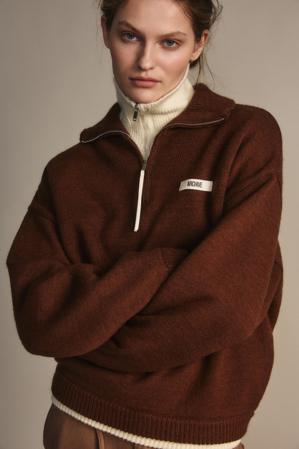 Джемпер на молнии вязаный с патчем - цвет коричневый - 1