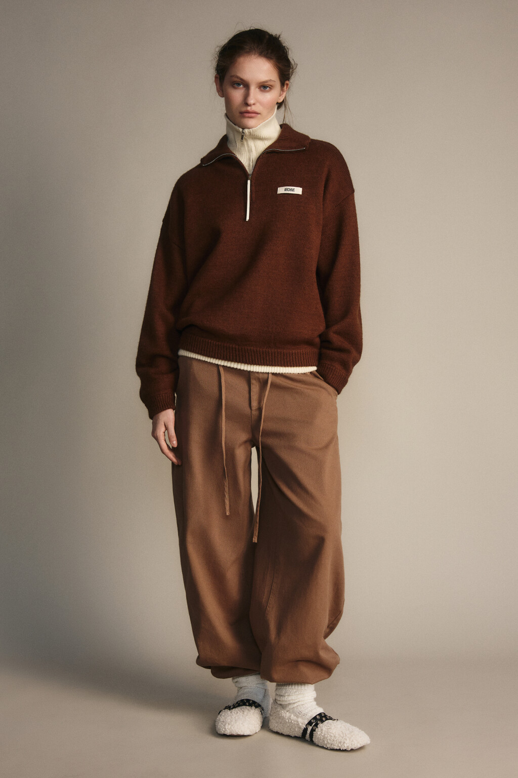 Джемпер на молнии вязаный с патчем - цвет коричневый - 4