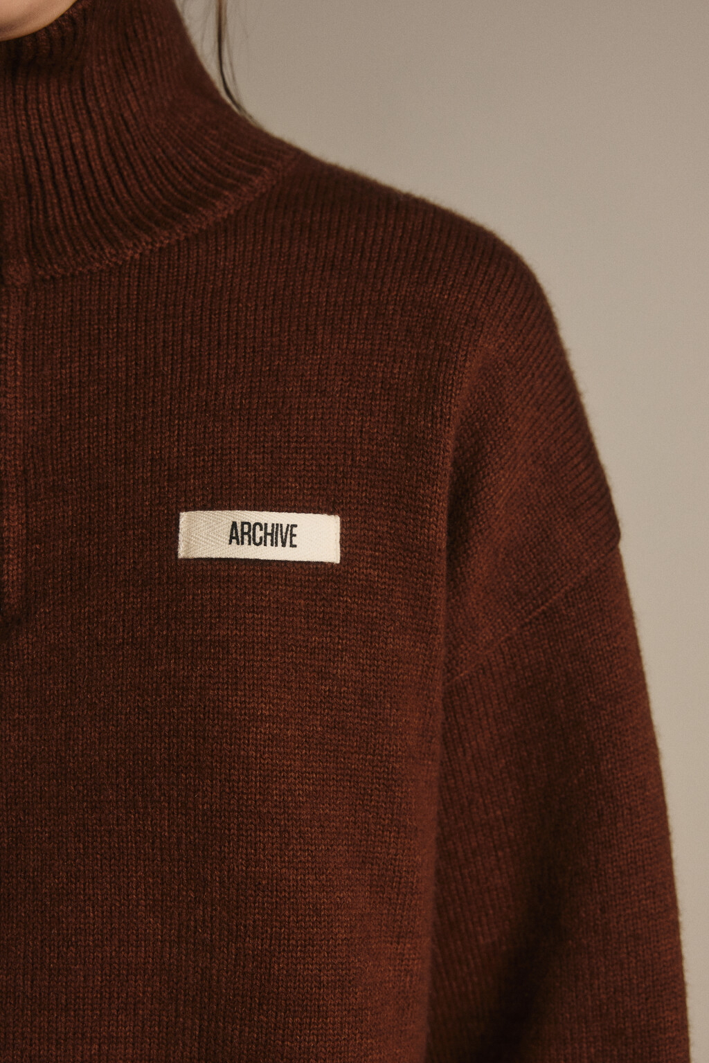 Джемпер на молнии вязаный с патчем - цвет коричневый - 6