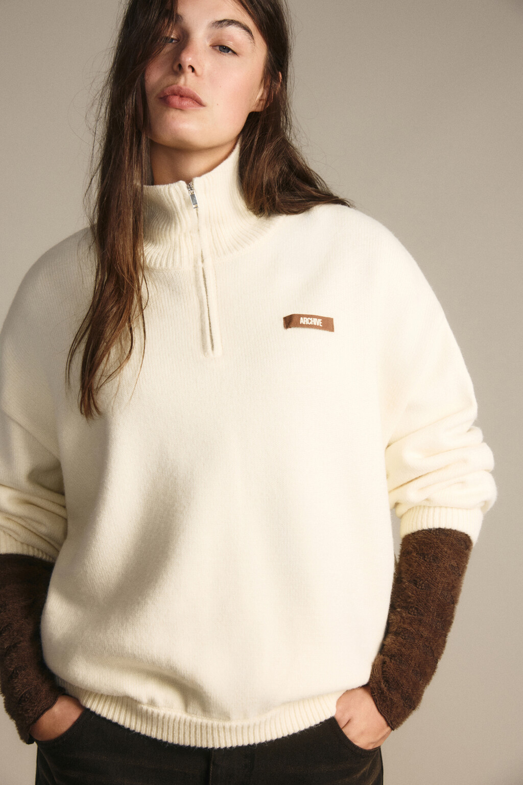 Джемпер на молнии вязаный с патчем - цвет ванильный - 2