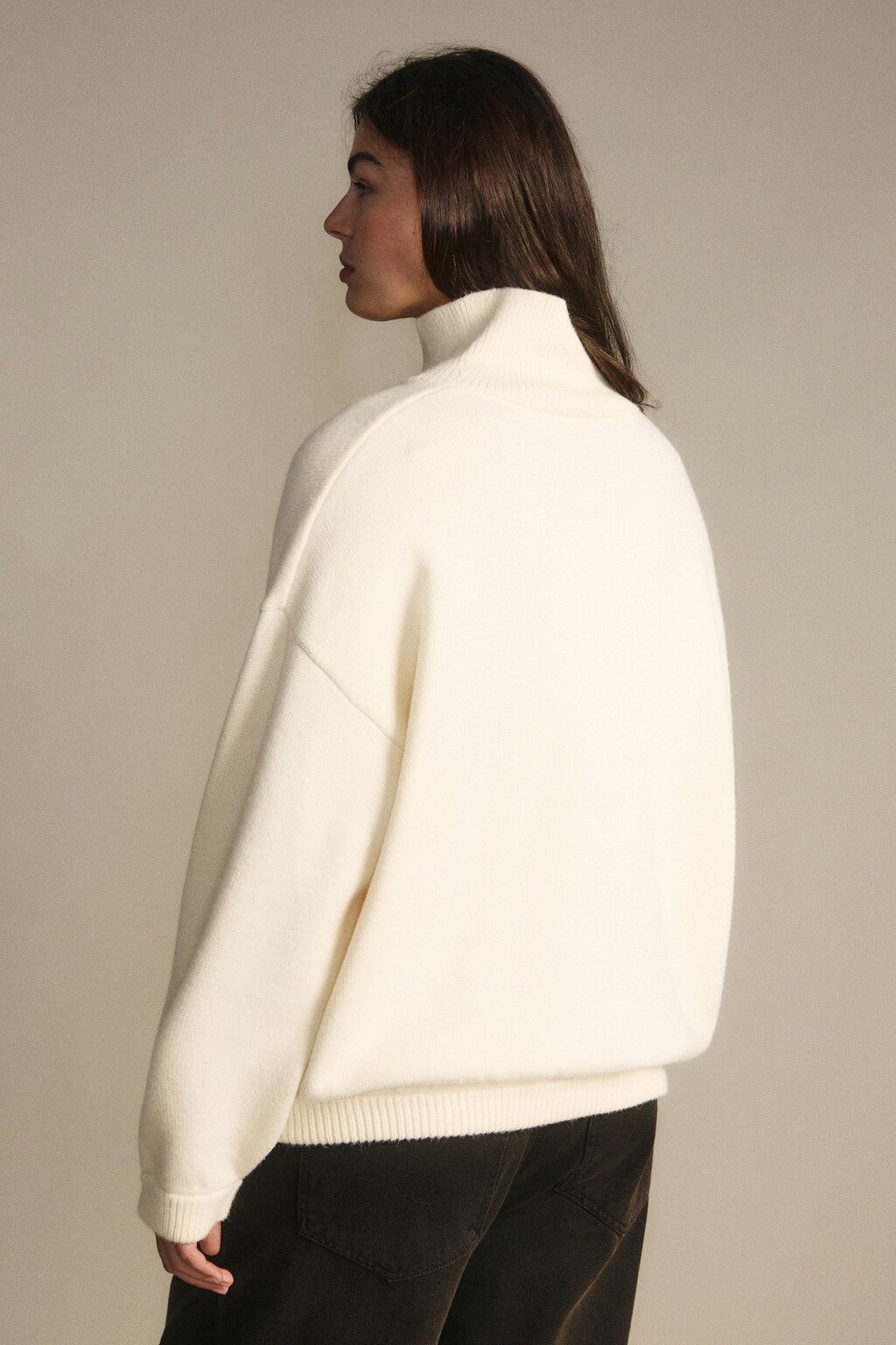 Джемпер на молнии вязаный с патчем - цвет ванильный - 5