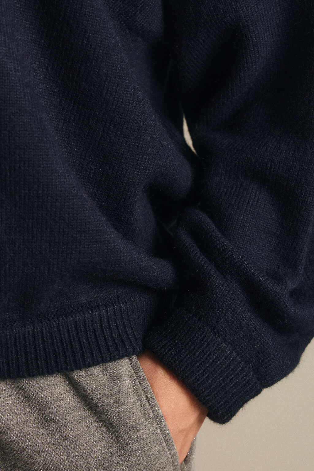 Джемпер на молнии вязаный с патчем - цвет синий - 8