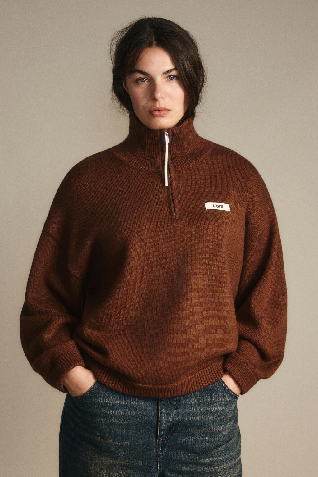 Джемпер на молнии вязаный с патчем - цвет коричневый - 2