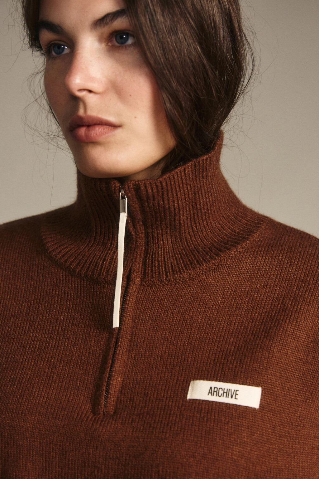 Джемпер на молнии вязаный с патчем - цвет коричневый - 5