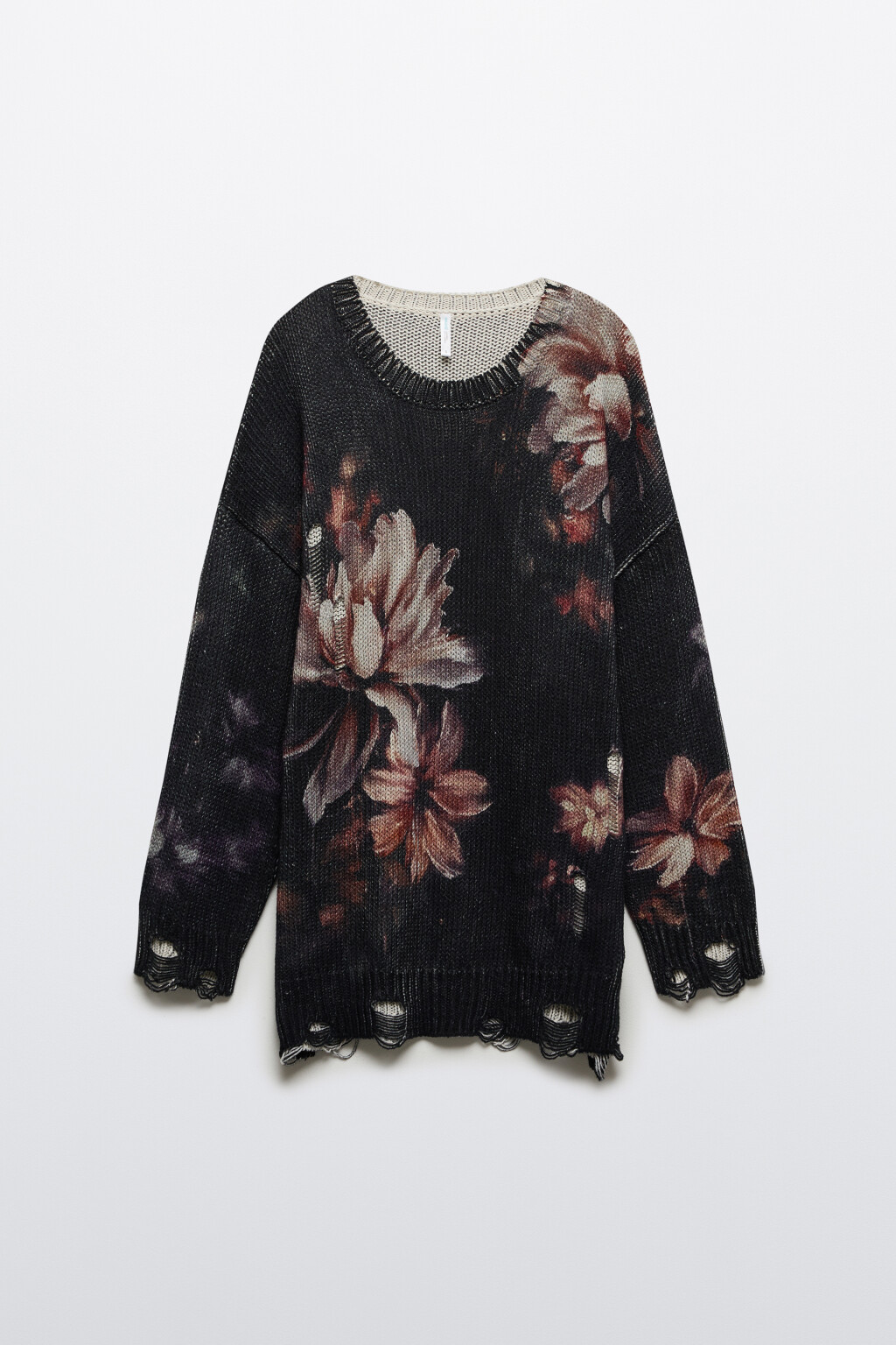 Джемпер вязаный рваный с принтом - цвет черный - 7