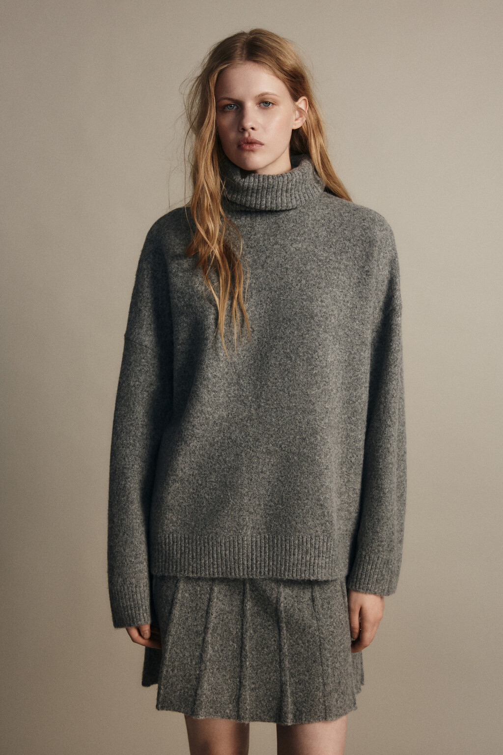 Свитер свободный с шерстью - цвет серый - 2