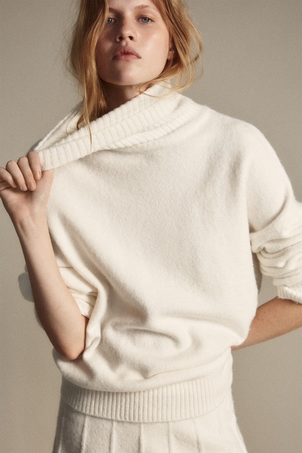Свитер свободный с шерстью - цвет молочный - 1