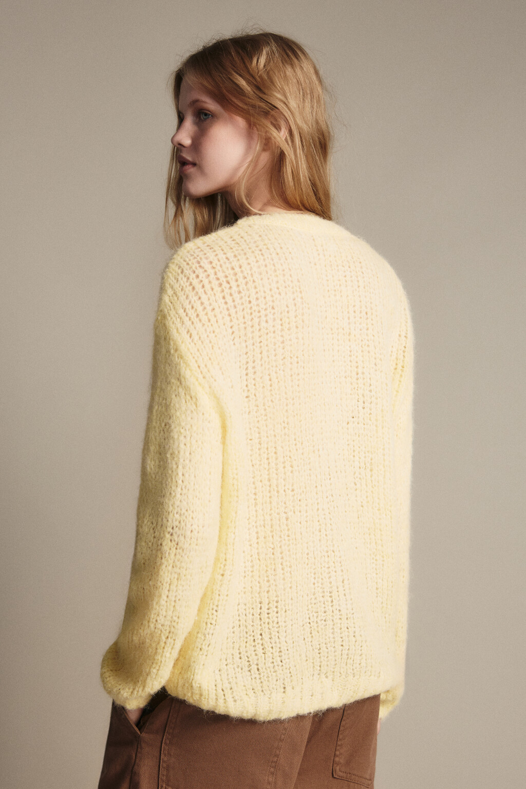 Джемпер вязаный с ручной вышивкой - цвет ванильный - 3