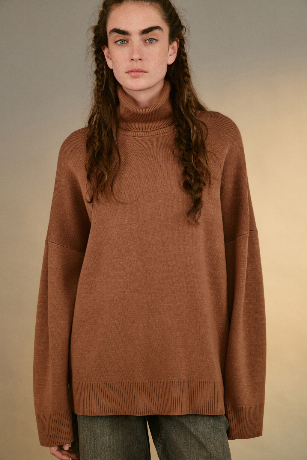 Свитер тонкий с высоким воротником - цвет красный - 1