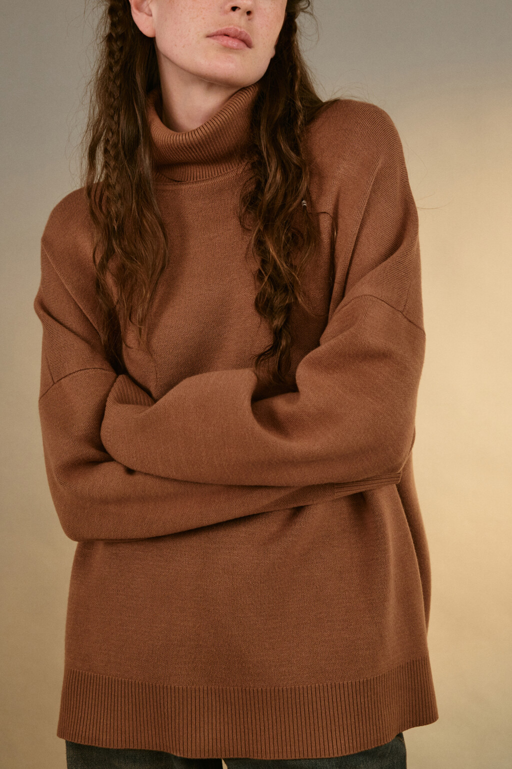 Свитер тонкий с высоким воротником - цвет красный - 2